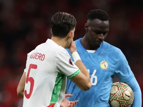 Sự thật phía sau quả Panenka hỏng của Diaz