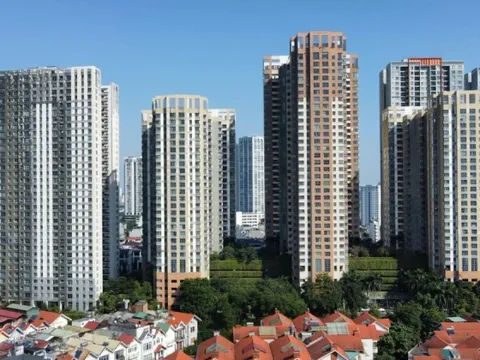 Bộ Xây dựng: Nguồn cung tăng mạnh, giá nhà vẫn 'leo thang'