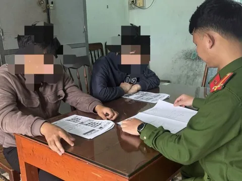 Kiểm tra điện thoại, tài khoản ngân hàng của 2 thanh niên sinh năm 2008-2009, phát hiện giao dịch hơn 1,3 tỷ đồng trong 3 ngày: Công an lập tức vào cuộc