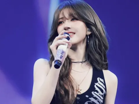 Triệu Lộ Tư 'gây bão' với loạt ảnh cực cuốn hút trên sân khấu