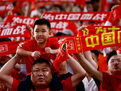 Bóng đá Trung Quốc dễ sụp đổ vì kim tự tháp ngược