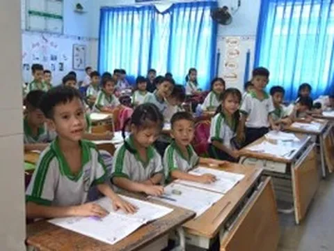 TPHCM nhiều nơi vẫn thiếu trường lớp, tỉ lệ học sinh học 2 buổi/ngày còn thấp