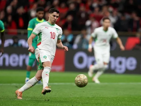 Panenka hỏng ăn của Brahim Diaz gây bão dư luận