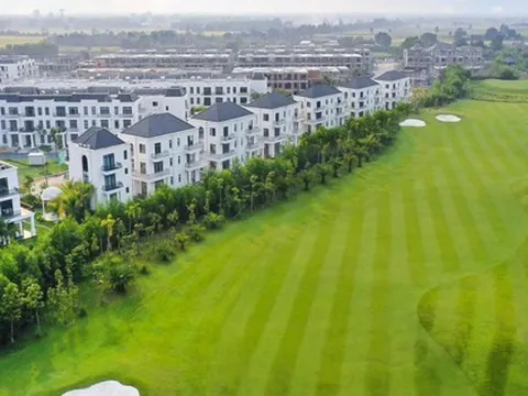 Doanh nghiệp từng làm dịch vụ chăn nuôi bất ngờ lấn sân bất động sản, đầu tư sân golf 18 lỗ và khu biệt thự tại Hà Nội