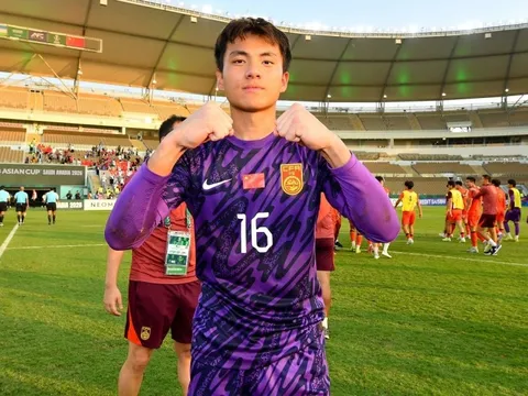 Bức tường bê tông của U23 Trung Quốc được trát bằng may mắn