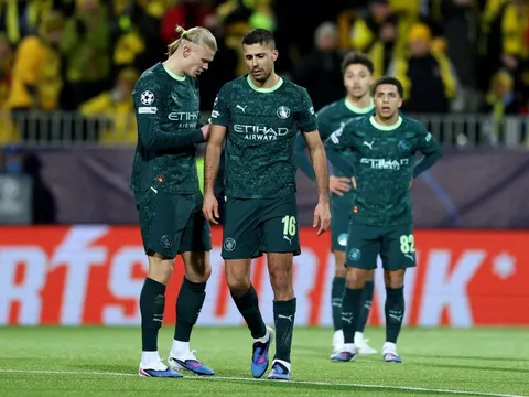 Sự trở lại của Rodri chưa cứu được Man City