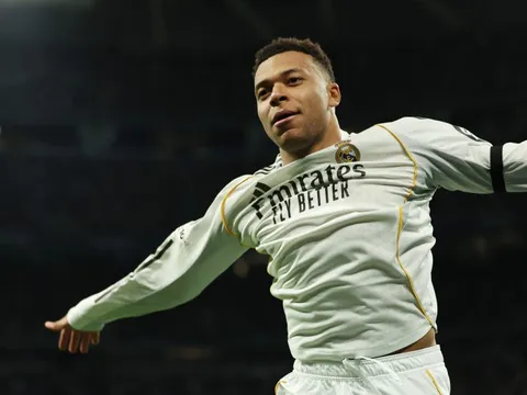 Mbappe san bằng kỷ lục của Ronaldo