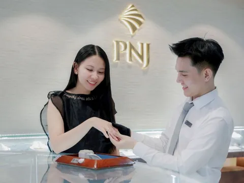 Giá vàng lên sát 170 triệu/lượng, doanh thu bán vàng của PNJ giảm 43%, điều gì tạo nên mức lãi kỷ lục gần 2.830 tỷ đồng?