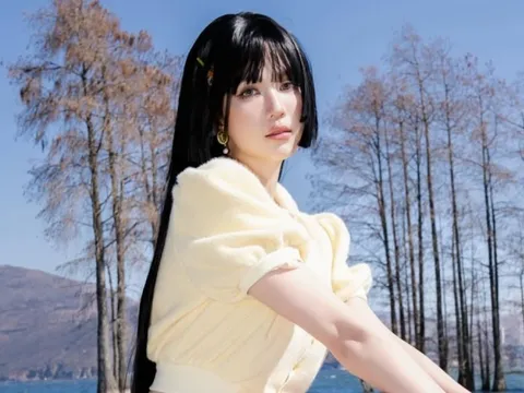 Ngọc Trinh thả dáng quyến rũ giữa khung cảnh thiên nhiên thơ mộng