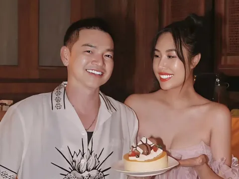 Nghệ sĩ Quang Minh và vợ kém 37 tuổi khoe tin vui