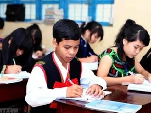 Đối tượng nào được giảm 70% học phí?