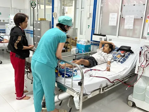 Vì sao ngày càng nhiều trẻ phải chạy thận? 0