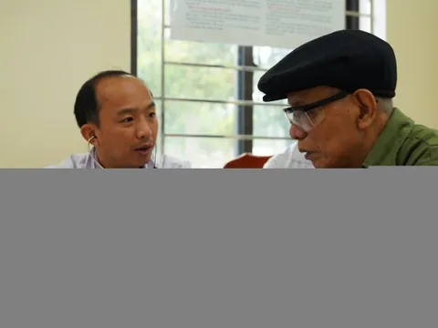 Khám bệnh, tư vấn sức khỏe và cấp phát thuốc miễn phí tại xã Kiều Phú 0