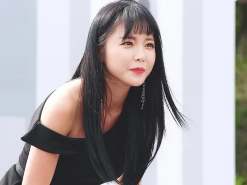 Hong Jin Young lộ diện giữa tin đồn mang thai, diện mạo thế nào?