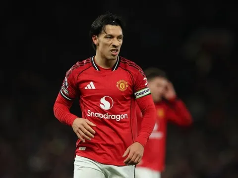 MU tự đánh rơi điểm, không chỉ vì một sai lầm