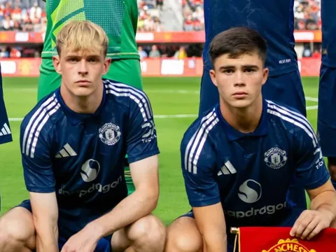 2 cầu thủ rời MU trong tháng này