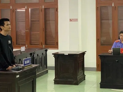 Kết đắng cho kẻ côn đồ đánh người vì chê gói mì tôm ...đắt