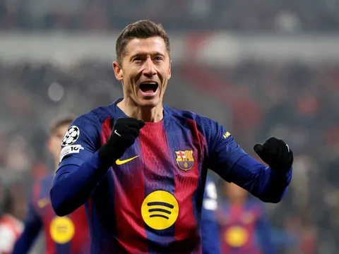 Bàn thắng lịch sử của Lewandowski ở Champions League