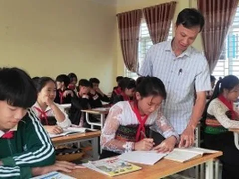 Giáo dục mở lối, bản làng vững tương lai