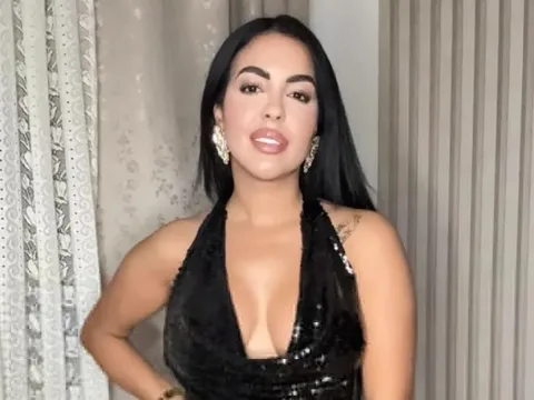 Bà mẹ đơn thân gây sốt vì giống bạn gái Ronaldo