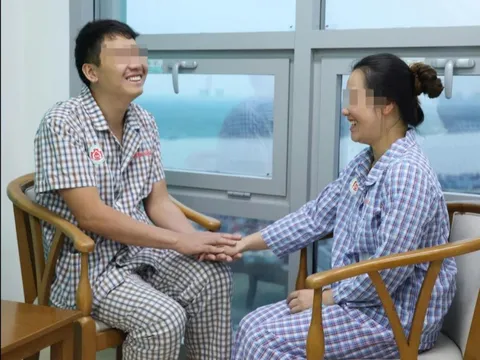 Cô giáo hiến gan cứu chồng bị ung thư 0