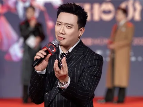 Trấn Thành 'dằn mặt' một sao nam Vbiz ngay trên sân khấu: 'Cẩn thận lời nói'