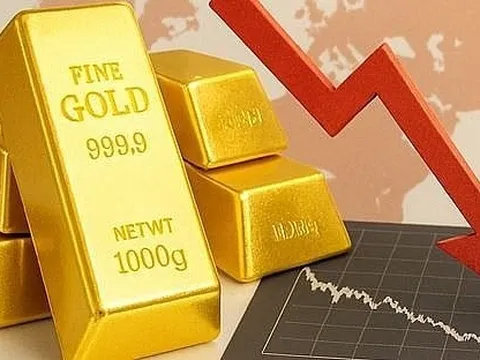 Giá vàng lên sát 5.000 USD, chuyên gia cảnh báo nguy cơ điều chỉnh sâu sau giai đoạn tăng nóng