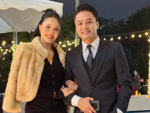 Hồng Diễm và Hồng Đăng 'tái hợp'