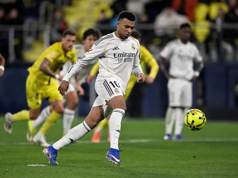 Cú Panenka của Mbappe gây tranh cãi