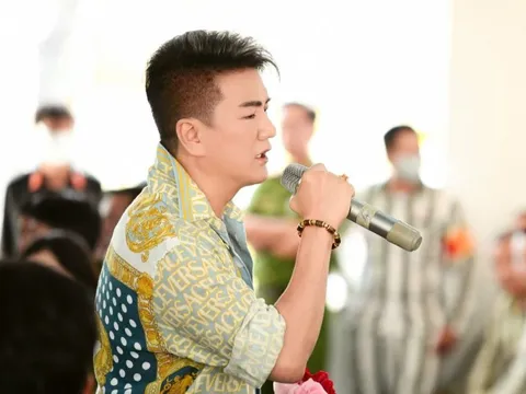 Đàm Vĩnh Hưng và những mùa xuân đi ngược chiều hào quang