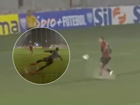 Cầu thủ 16 tuổi thực hiện cú đá Panenka hoàn hảo