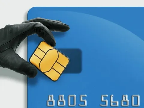 Khuyến cáo thủ đoạn tráo chip trên thẻ ngân hàng để chiếm đoạt tiền