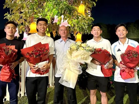 4 cầu thủ U23 Việt Nam tri ân HLV Graechen