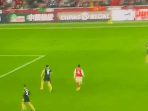 Maguire nhấc bổng cầu thủ Arsenal