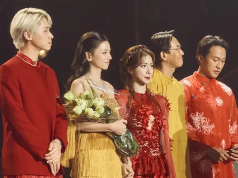 Hòa Minzy nắm chặt tay, 'dính như sam' với sao phim Mưa Đỏ