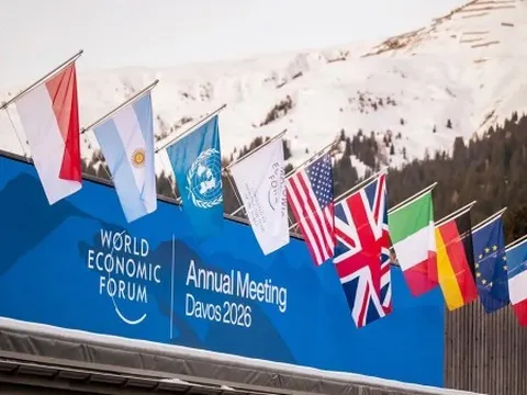 Đối thoại trong thế giới bất định