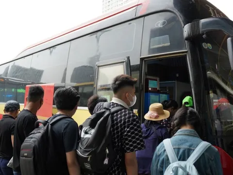 Hà Nội tăng cường hơn 2.400 xe phục vụ hành khách dịp Tết Nguyên đán