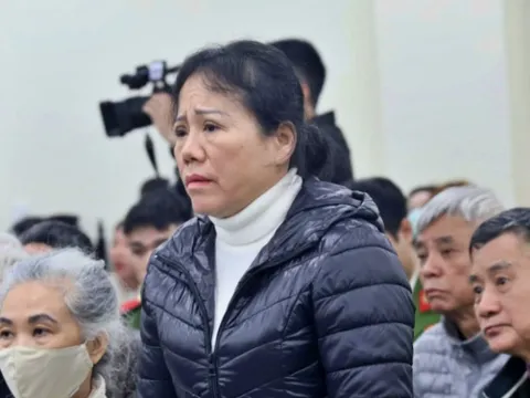 Nhận 10 tỷ đồng từ công ty dược, nữ giám đốc bệnh viện khai "chỉ giữ hộ"