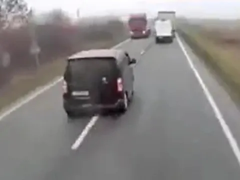 Tai nạn thảm khốc khiến 7 CĐV Hy Lạp thiệt mạng