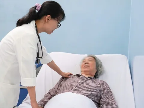 Dấu hiệu nhận biết và cách xử trí ngừng tim đột ngột 0