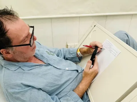 Nhồi máu cơ tim trên chuyến bay, du khách Pháp được bác sĩ Việt Nam cứu sống 0