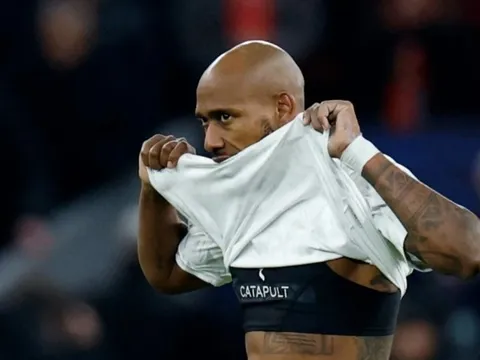 Thua 0-6, đội bóng tí hon vẫn làm nên lịch sử ở Champions League