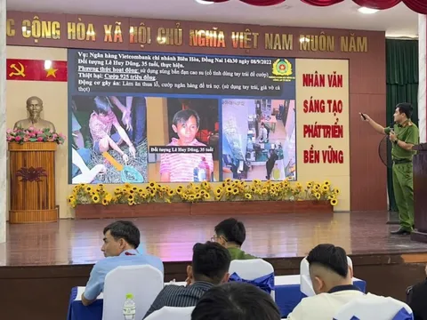 Công an mời đại diện ngân hàng, tiệm vàng đến tuyên truyền chống trộm cướp, lừa đảo