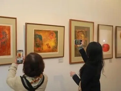 Từ huyền thoại Thánh Gióng đến hình ảnh Bác Hồ cưỡi ngựa trong thời kháng chiến