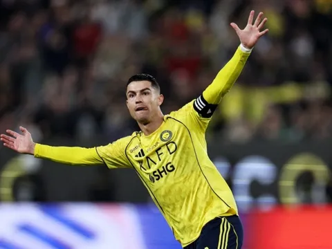 Ronaldo ghi bàn, Al-Nassr thắng đậm Al-Kholood