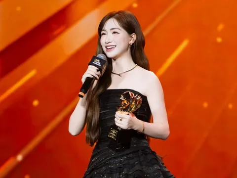 Lời thanh minh của Hòa Minzy sau giải Mai Vàng tiếp tục gây tranh cãi