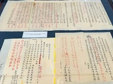 Giá trị đặc biệt của châu bản triều Nguyễn có bút phê của nhà vua