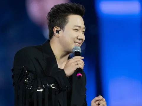 Hơn 2.000 khán giả đồng loạt phản ứng khi Trấn Thành cất giọng hát