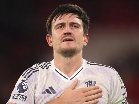 Maguire khiến MU chia rẽ