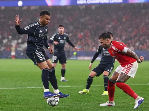 Vì sao Real Madrid không vội thay máu?